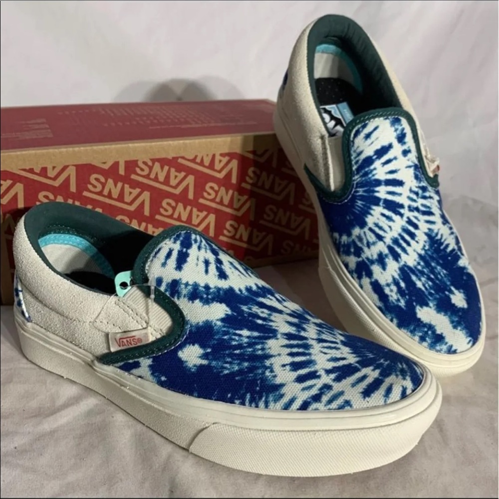 Vans Slip-On Sneakers in Blue Tie-Dye and White with Green Trim